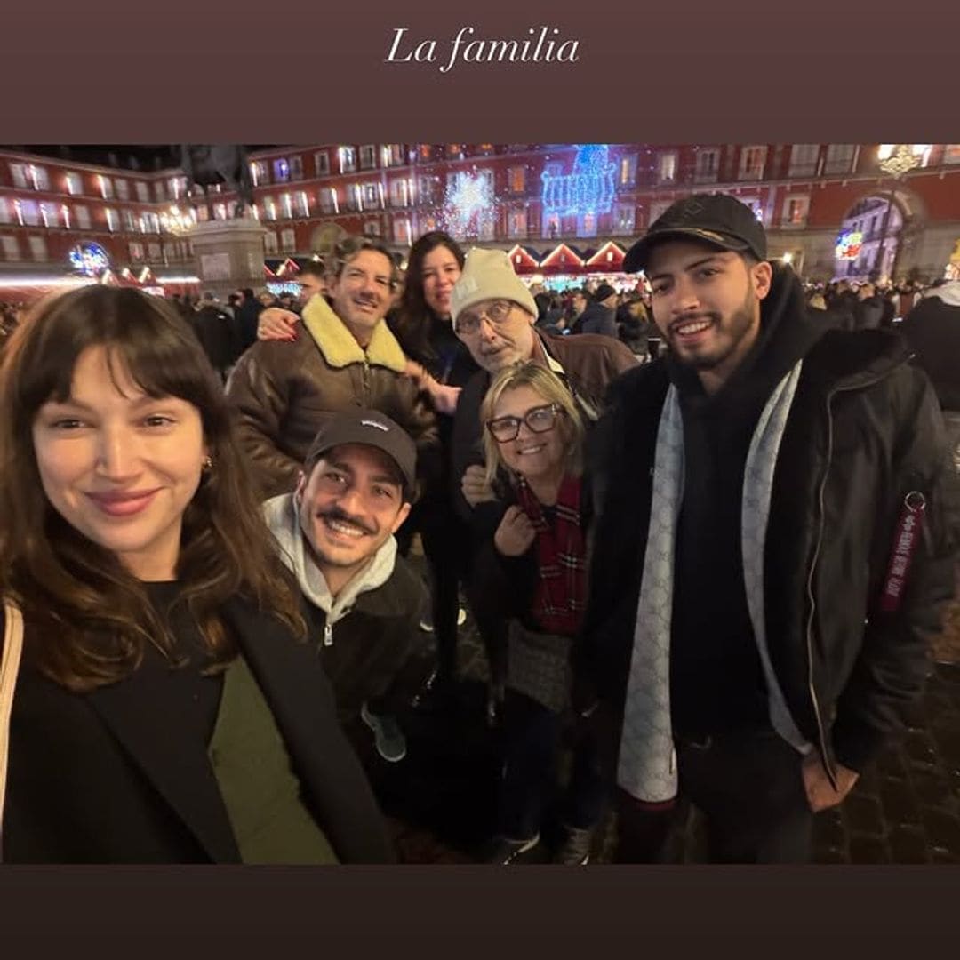 El planazo navideño de Úrsula Corberó y Chino Darín en Madrid en plena cuenta atrás: chocolate con churros en la Plaza Mayor