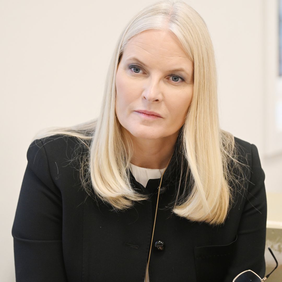 La princesa Mette-Marit visita a su hijo Marius en prisión durante el momento más crítico para la familia real