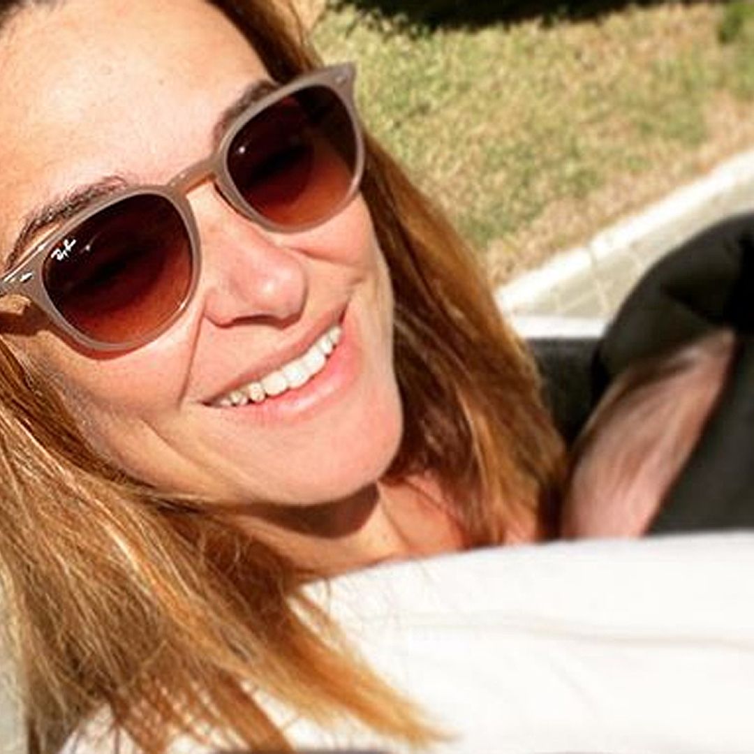 ¡Lola se estrena en la playa! Toñi Moreno, pletórica con las 'primeras veces' de su hija