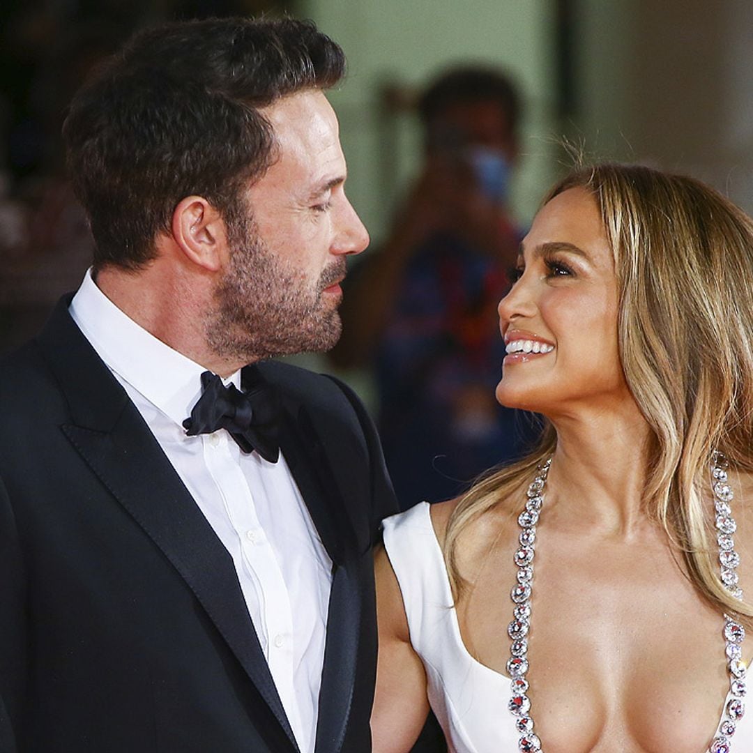 El año en el que todo cambió para Jennifer Lopez y Ben Affleck: de la primera foto juntos al 'sí, quiero'