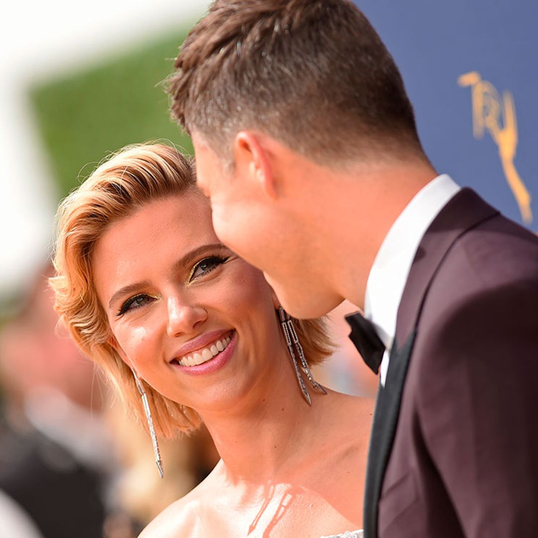 Scarlett Johansson se declara en directo a su prometido