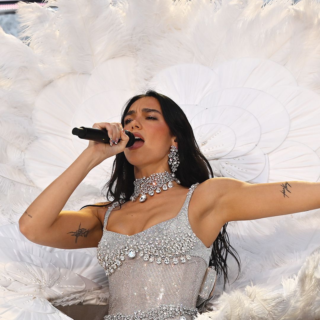 El ‘bodysuit’ con cristales de Dua Lipa que está arrasando en redes