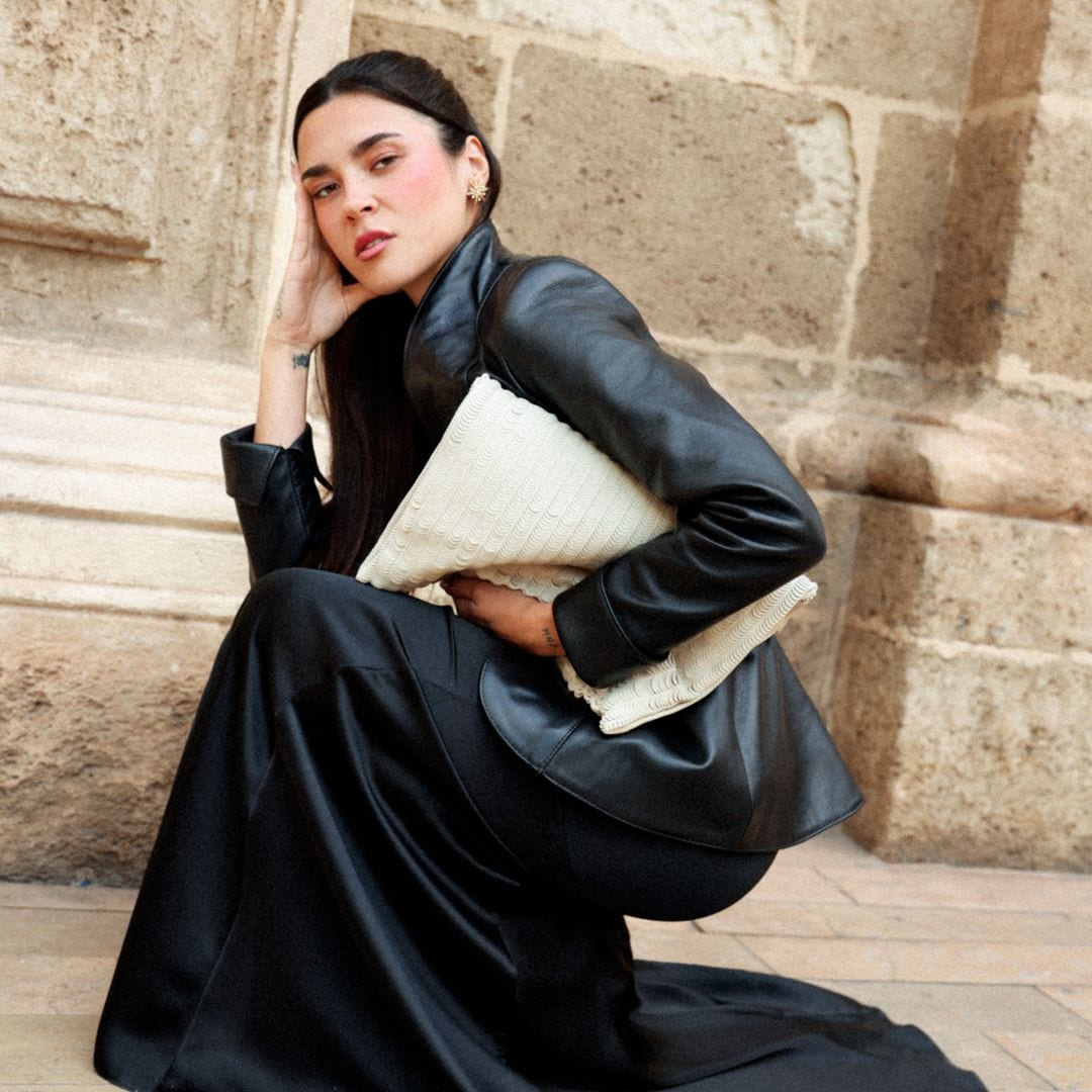 Así se creó el vestido artesanal de la artista almeriense Vera GRV, nominada a mejor vídeo musical