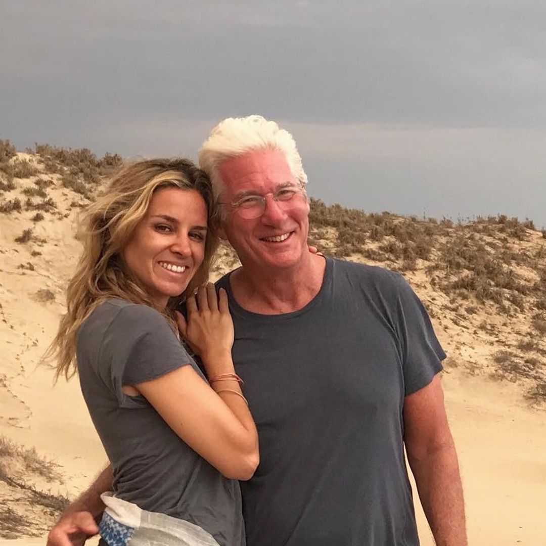 Las imágenes del cumpleaños de Alejandra Gere con su marido y sus 3 hijos: en la playa, con un revelador mensaje y un precioso regalo