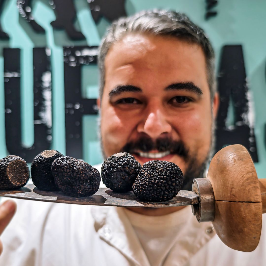 trufas negras en las truficas del río pilas, en mora de rubielos, Teruel