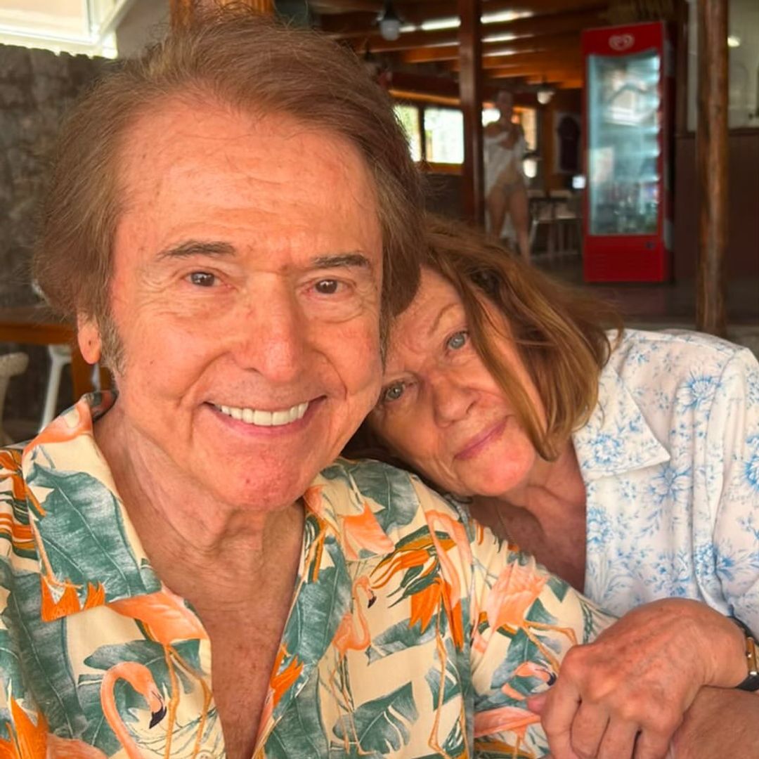 Manuel Martos comparte una preciosa imagen de sus padres, Raphael y Natalia Figueroa, en su 54 aniversario de boda