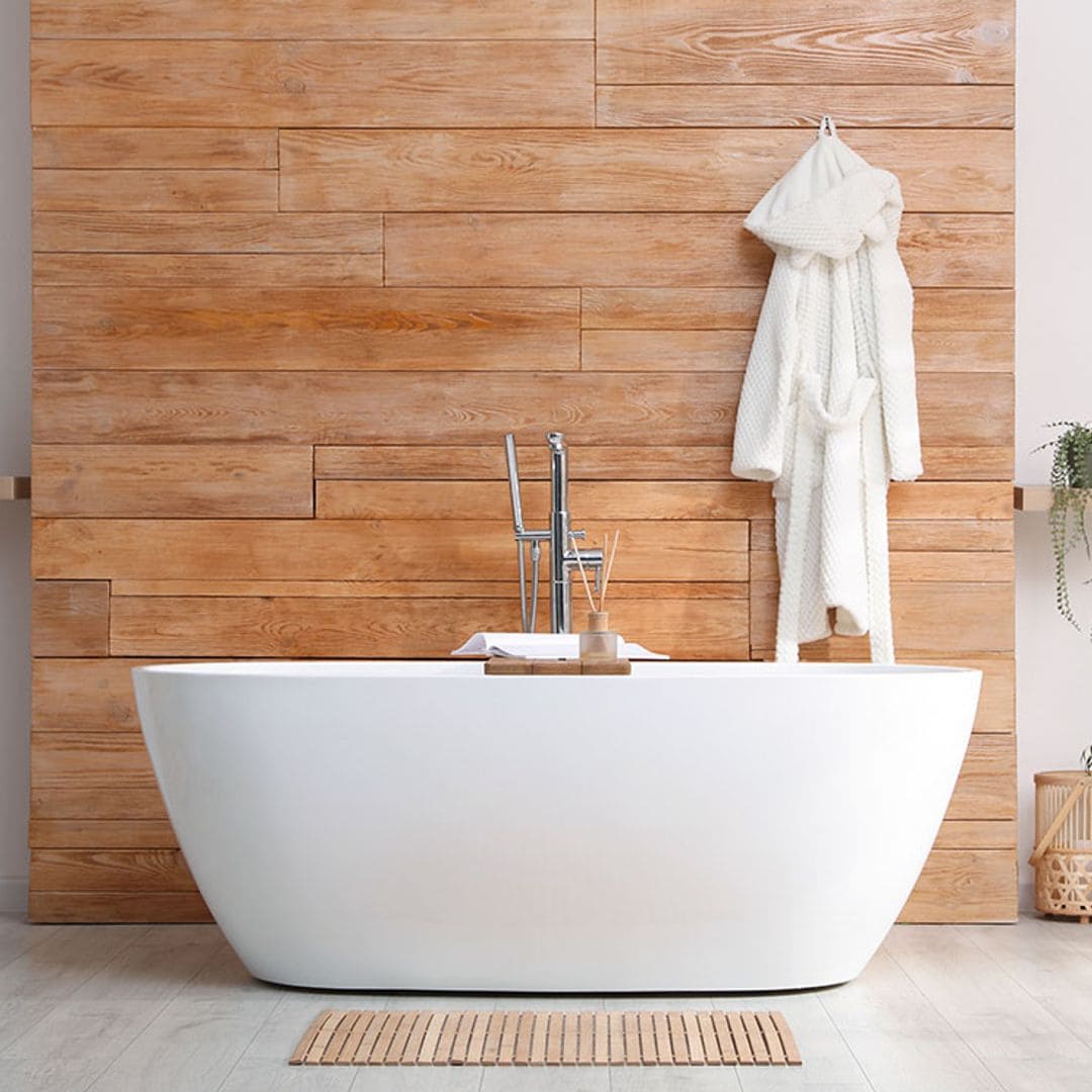 Claves para incorporar la madera en el cuarto de baño