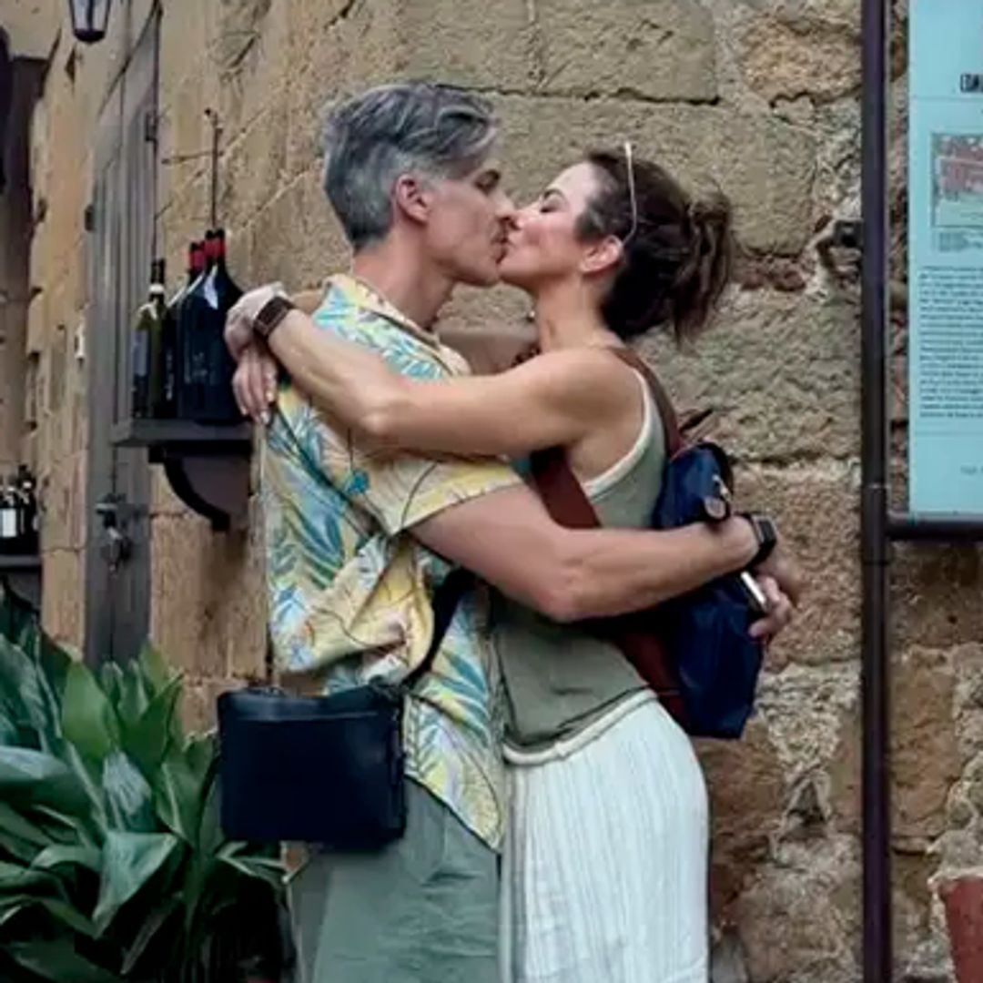 Silvia Navarro celebra sus 48 años con la dedicatoria más romántica de su novio Fabricio Mercado