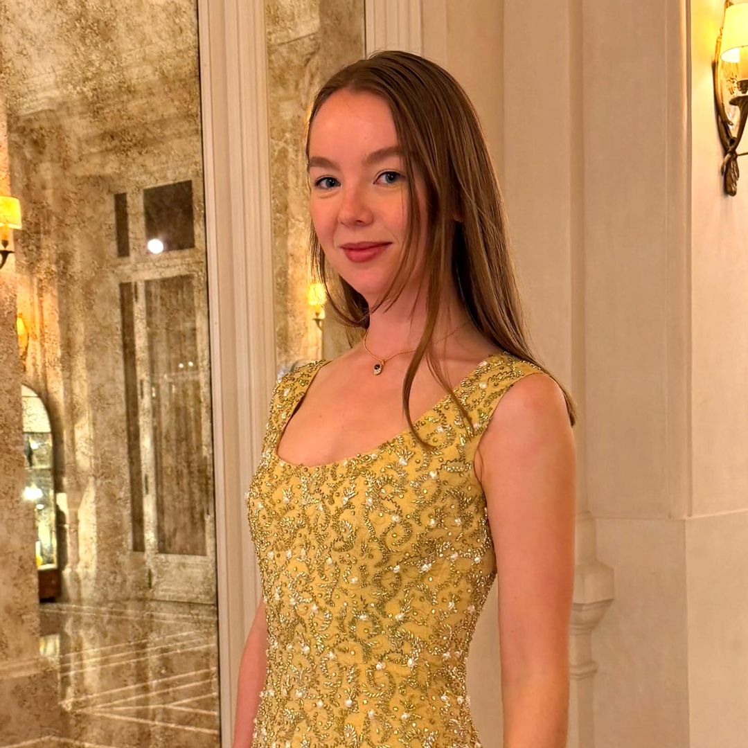Alexandra de Hannover rescata el vestido dorado 'vintage' que su abuela Grace Kelly llevó en la preboda de los reyes Juan Carlos y Sofía hace 6 décadas