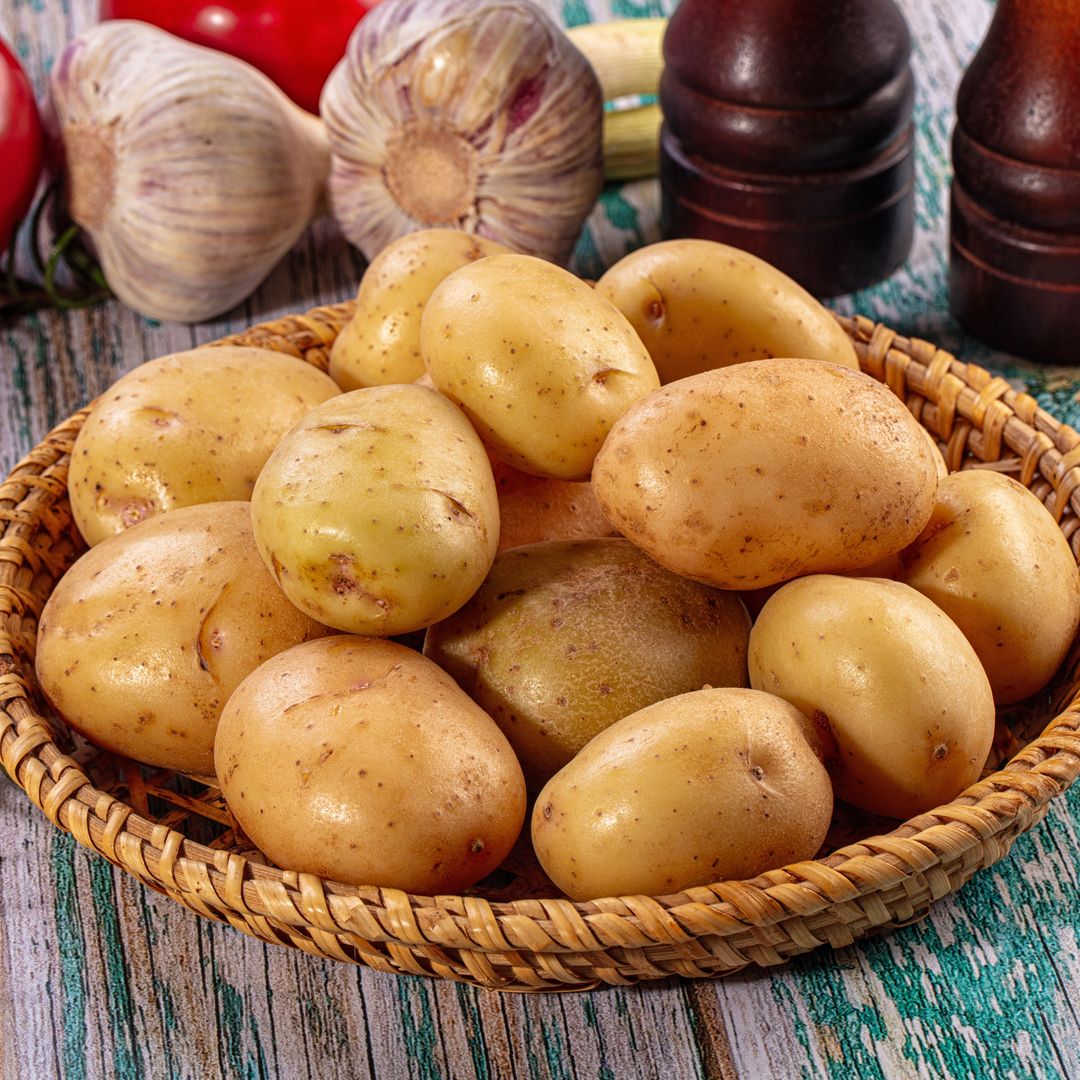 Bodegón de patatas con verduras