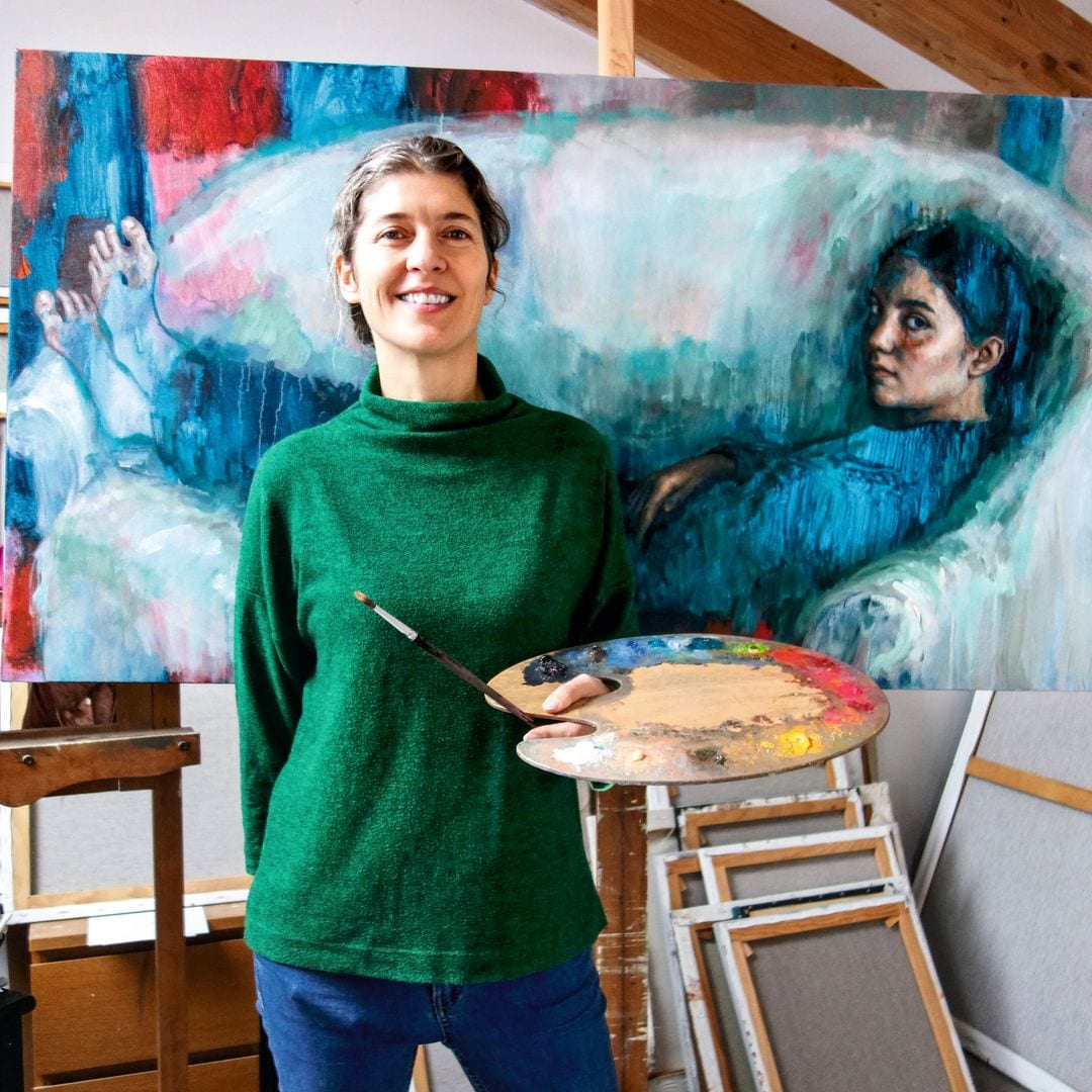 Lluccie Geffre, pintora afincada en Olmeda de las Fuentes