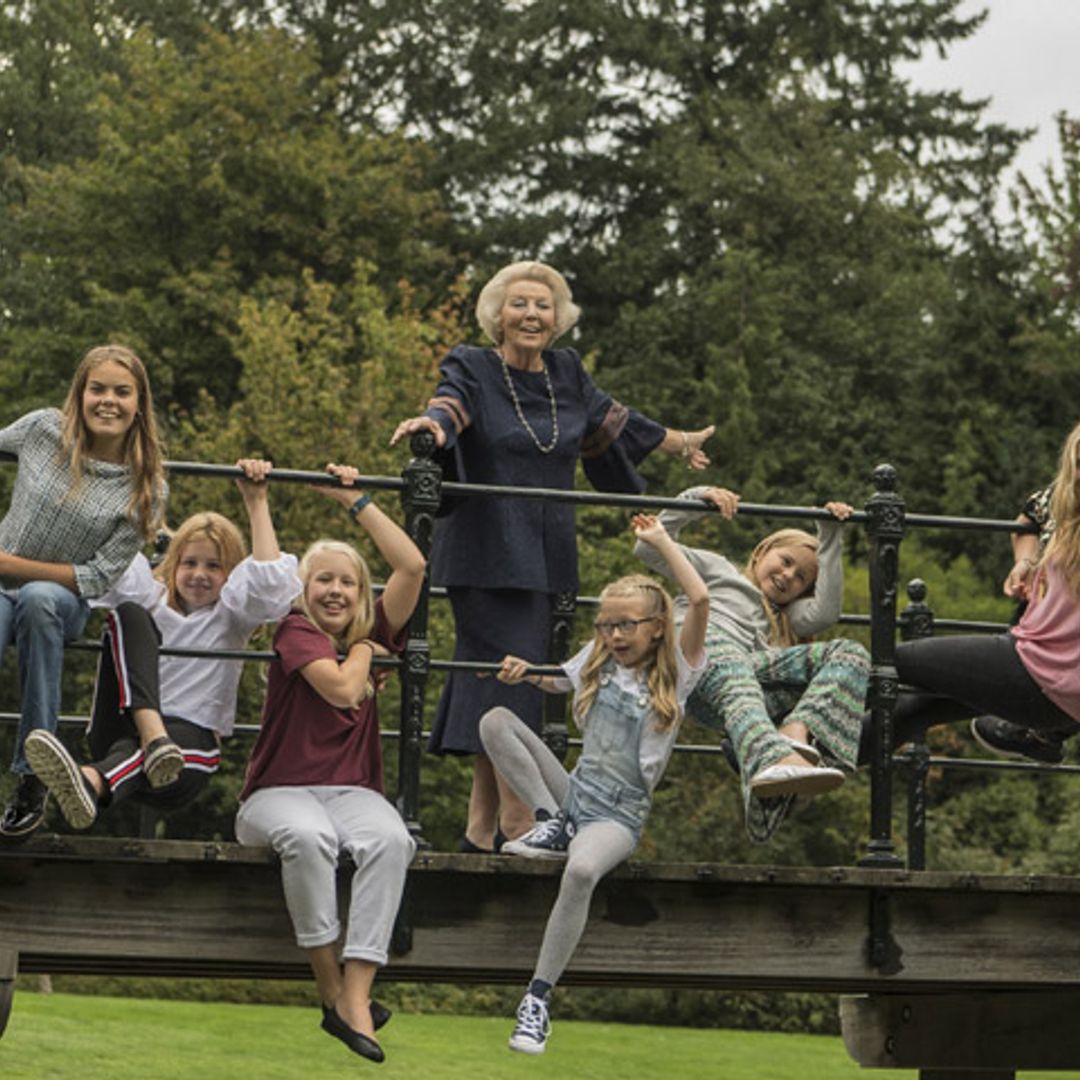 Beatriz de Holanda celebra su 80º cumpleaños con las nuevas generaciones: Quién es quién en la divertida foto