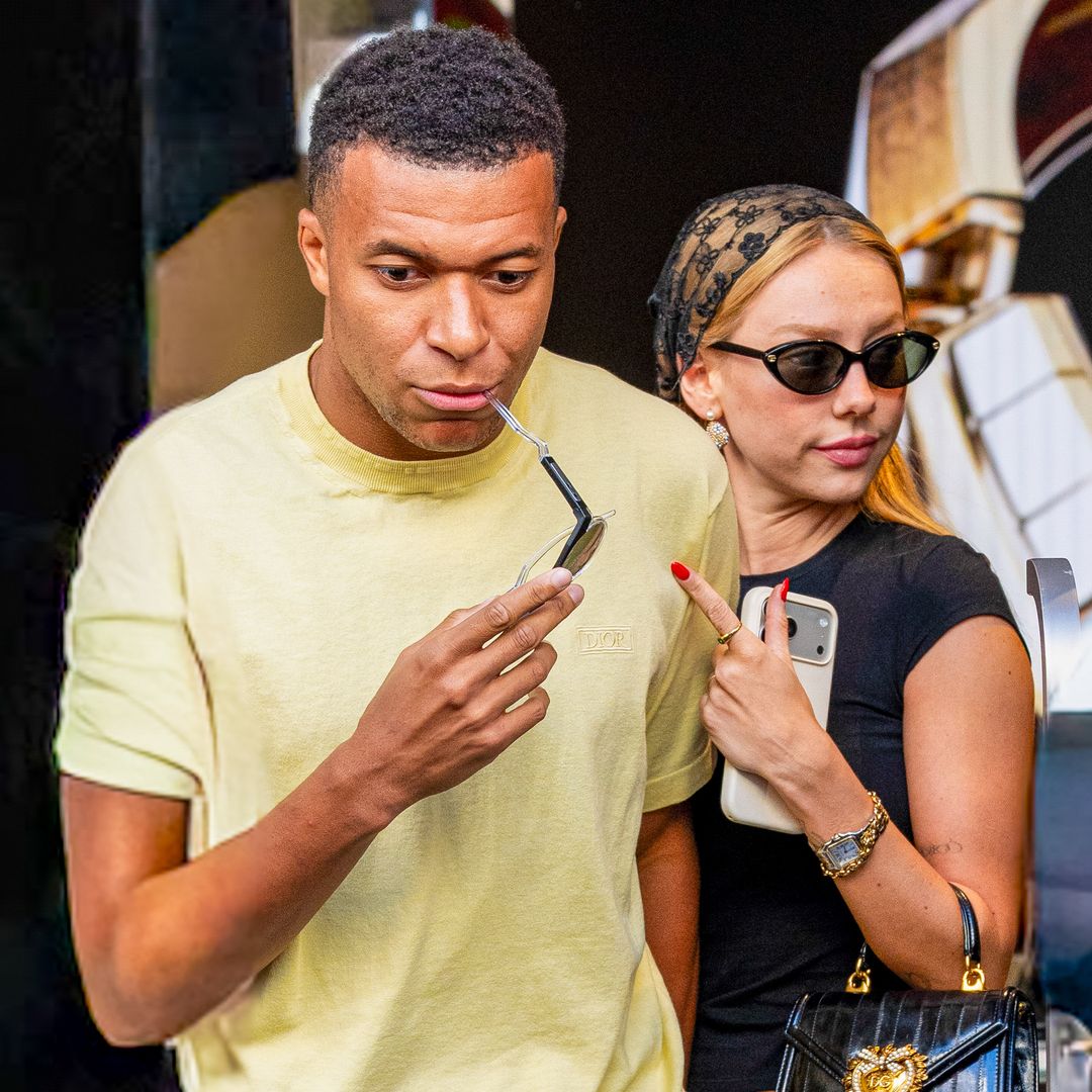 Ester Expósito y Kylian Mbappé, de regreso a París tras el Mundial, disfrutan de una salida de compras