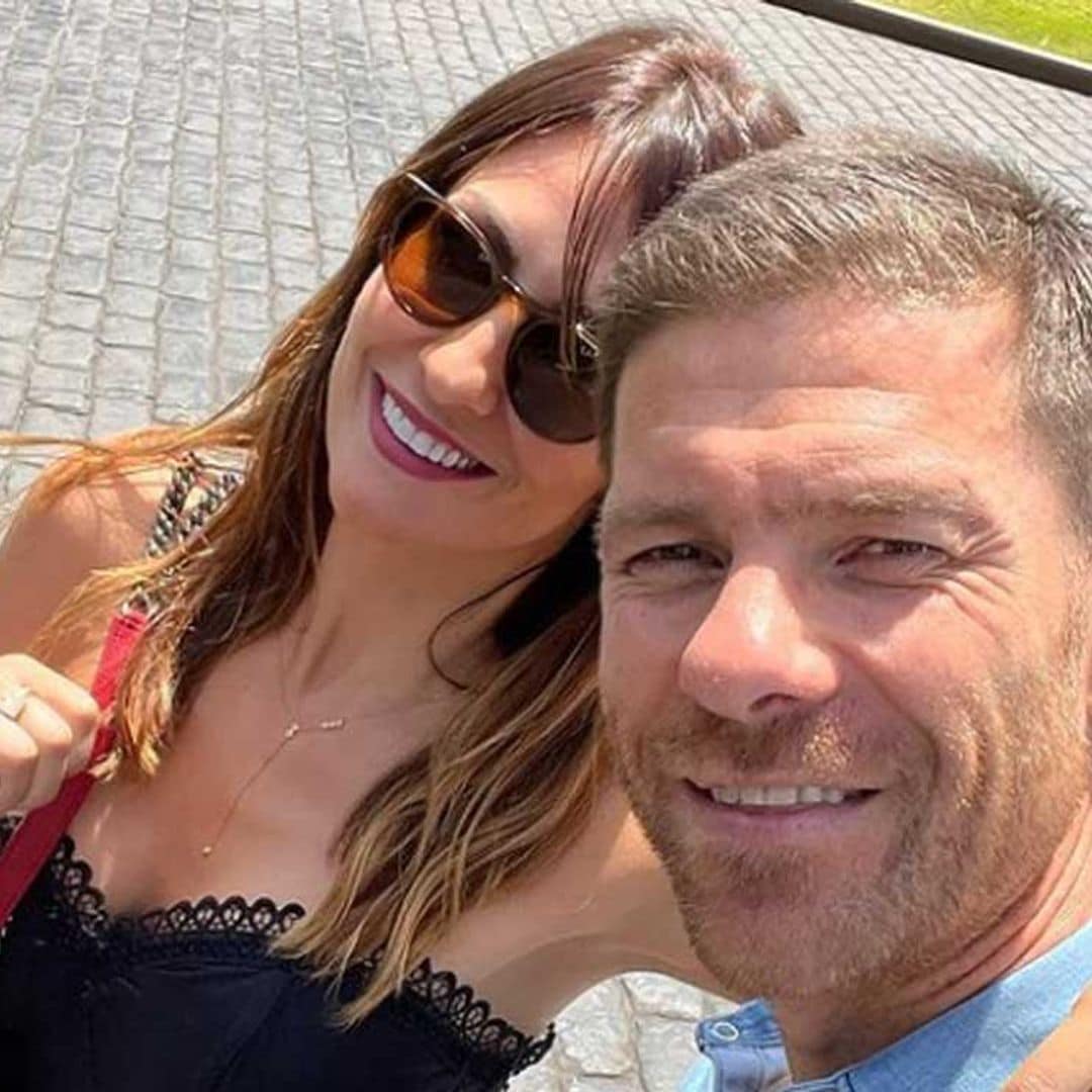 Xabi Alonso inicia nueva vida en Alemania junto a Nagore Aranburu y sus tres hijos