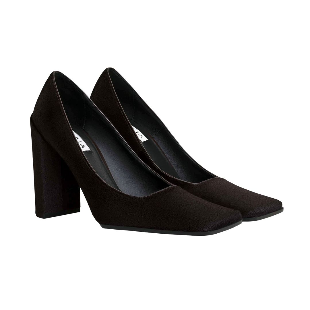 Zapatos de piel (1.390 €), de Alaïa