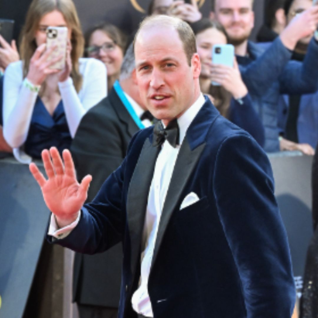 El príncipe de Gales, muy serio en los Premios BAFTA sin Kate Middleton y rodeado de grandes estrellas