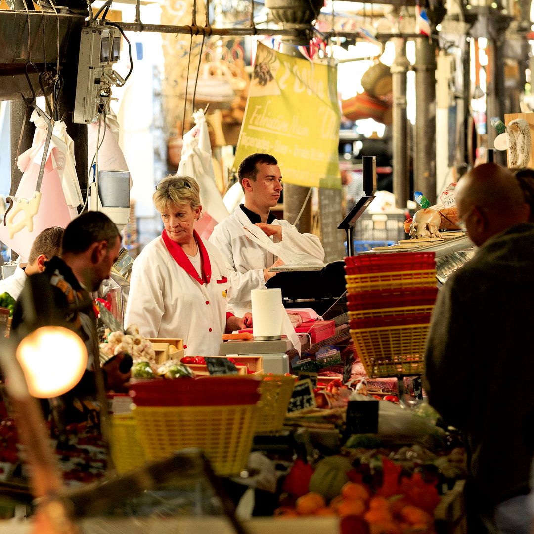 Mercado provenzal de Antibes, Costa Azul, Francia
