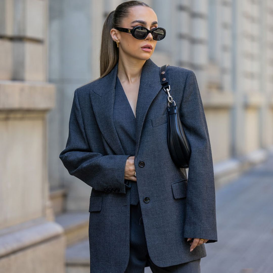 Las mujeres más estilosas no pueden vivir sin estas 'blazers oversize' con maxihombreras