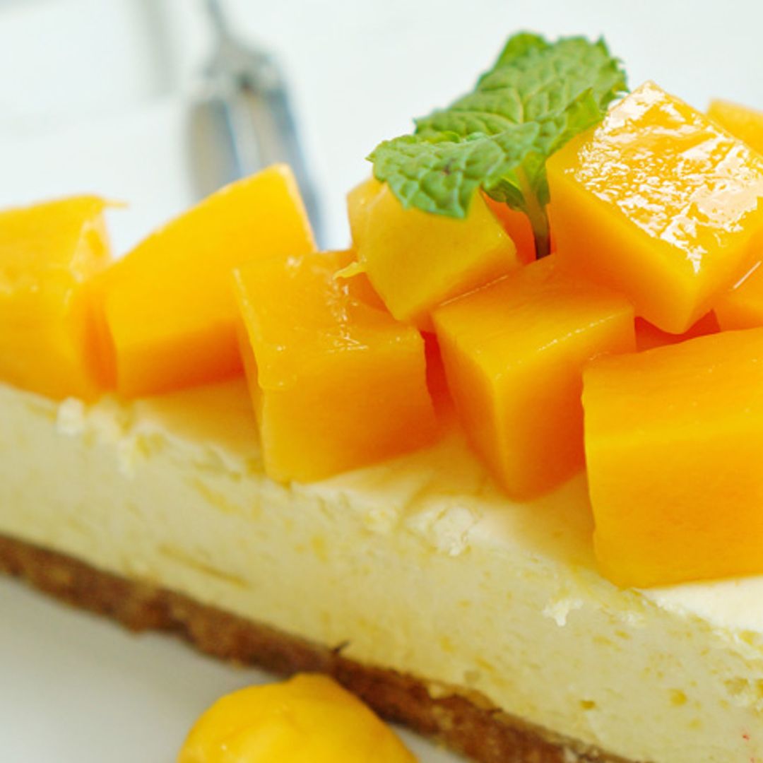 Aporta un toque ‘tropical diet’ a tus postres con esta tarta de queso y mango