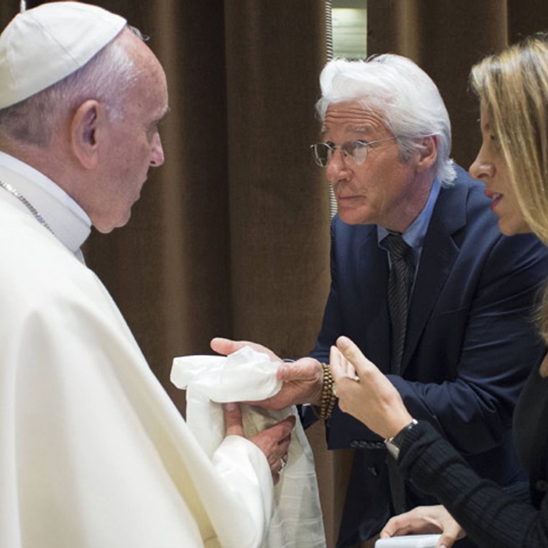Exclusiva: El regalo, cargado de simbolismo, que Richard Gere le entregó al Papa Francisco