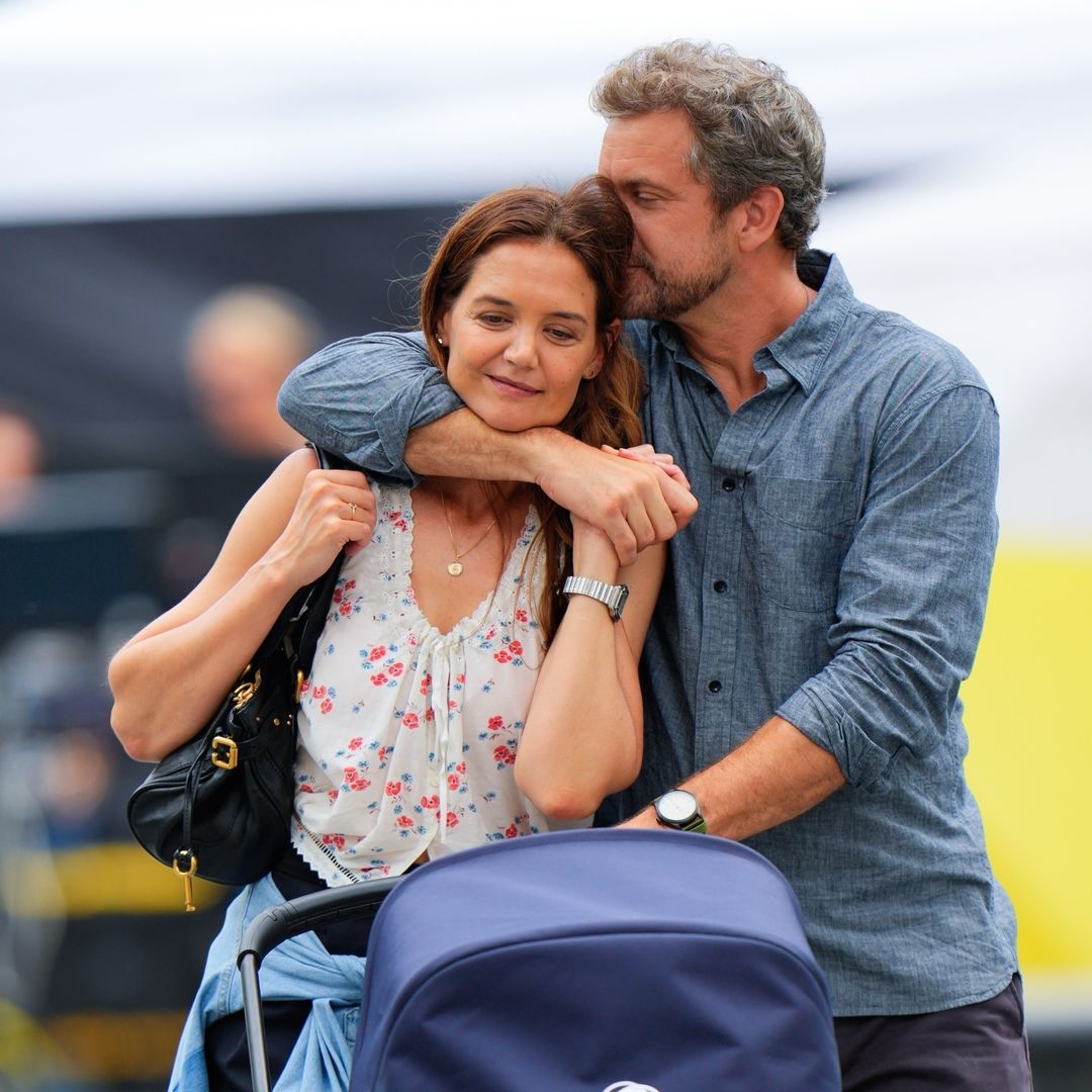 Katie Holmes desata rumores de romance con Joshua Jackson tras una reveladora reacción que no ha pasado desapercibida entre sus fans