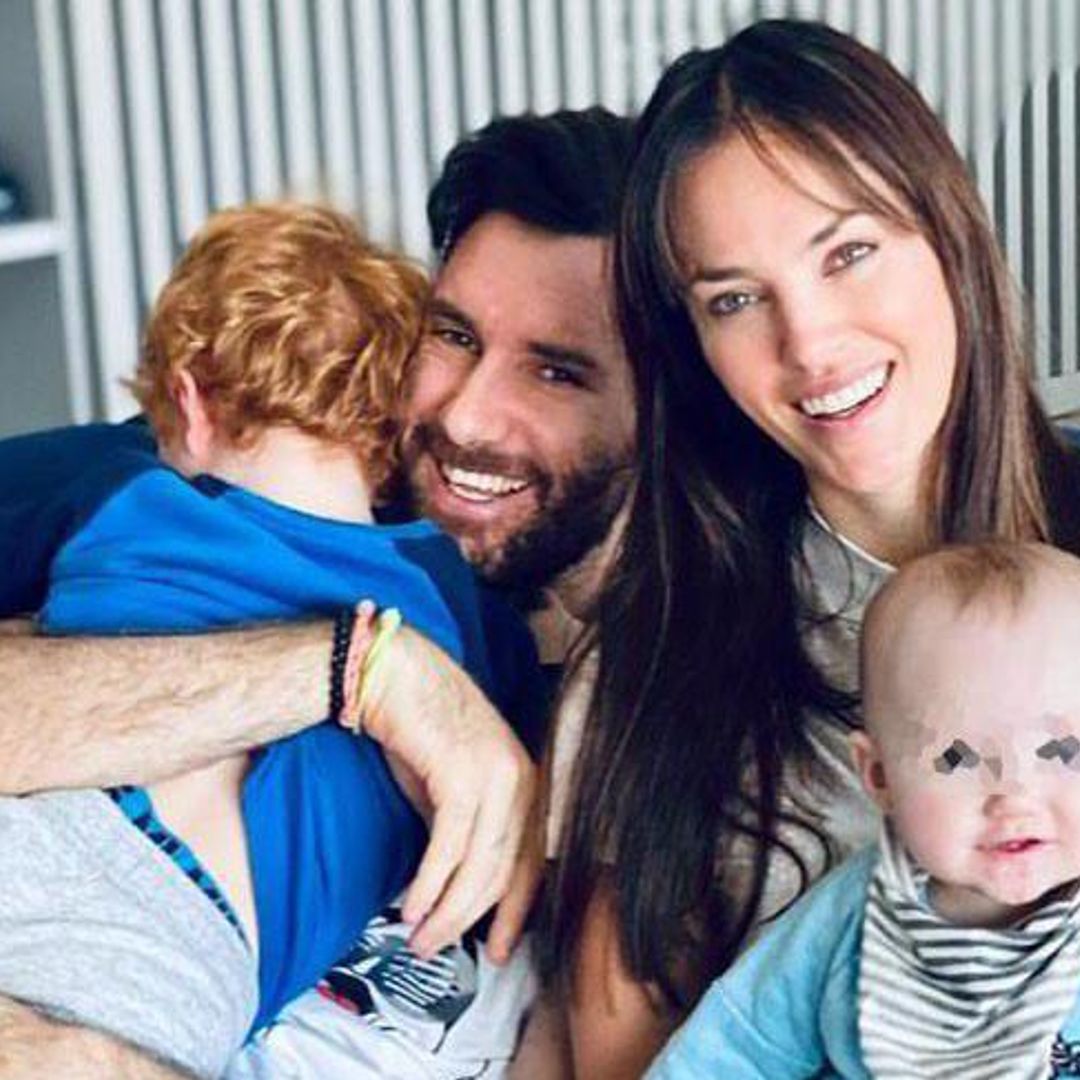 Helen Lindes y su divertido 'todo en uno' como mamá, modelo y ama de casa