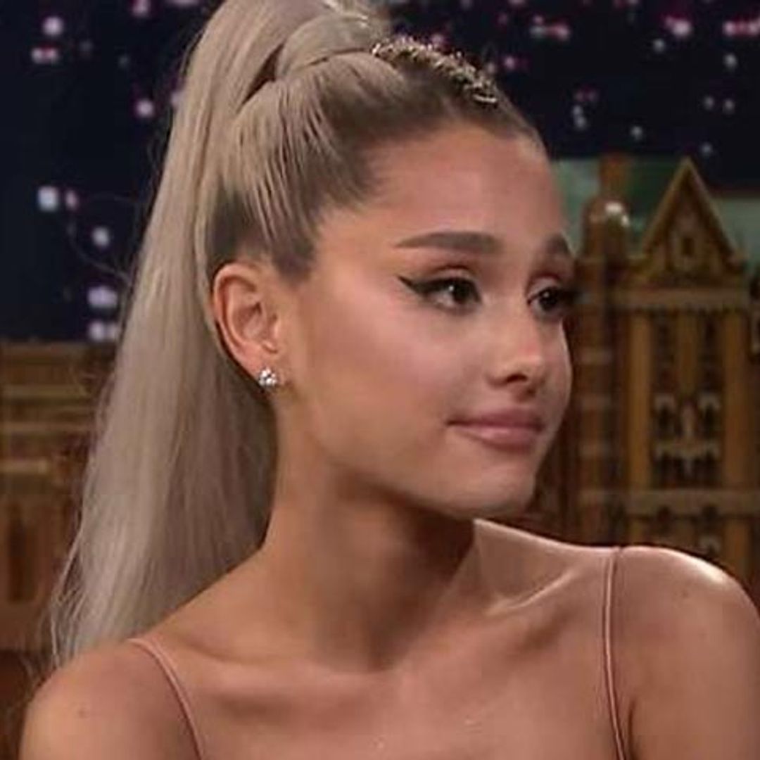 Ariana Grande, al borde del llanto en su reaparición televisiva