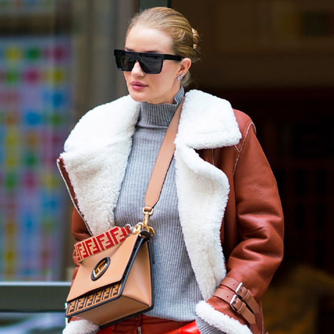 Rosie Huntington-Whiteley conseguirá que no guardes todavía tus jerséis de cuello cisne