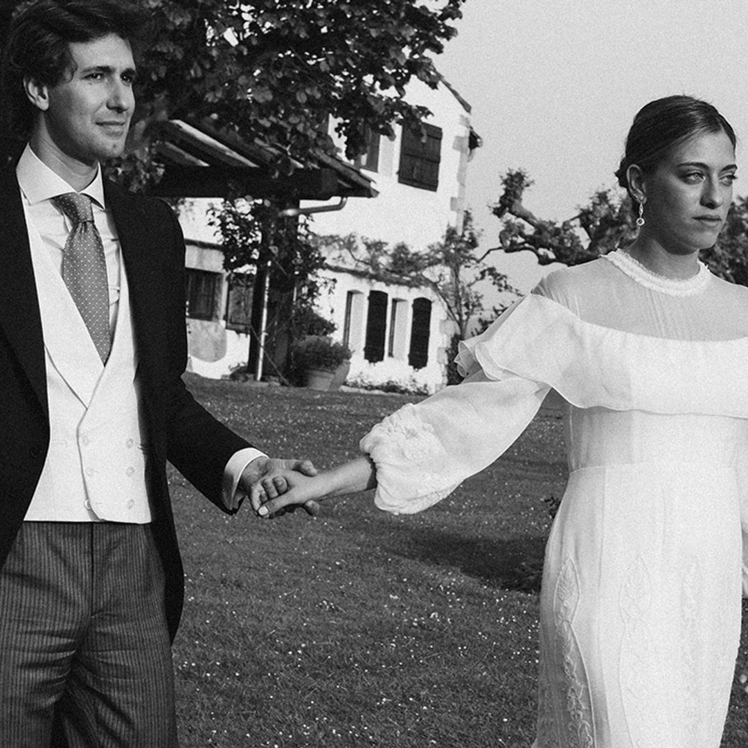 La boda de Ana, la novia del look romántico que se casó entre el País Vasco y Francia