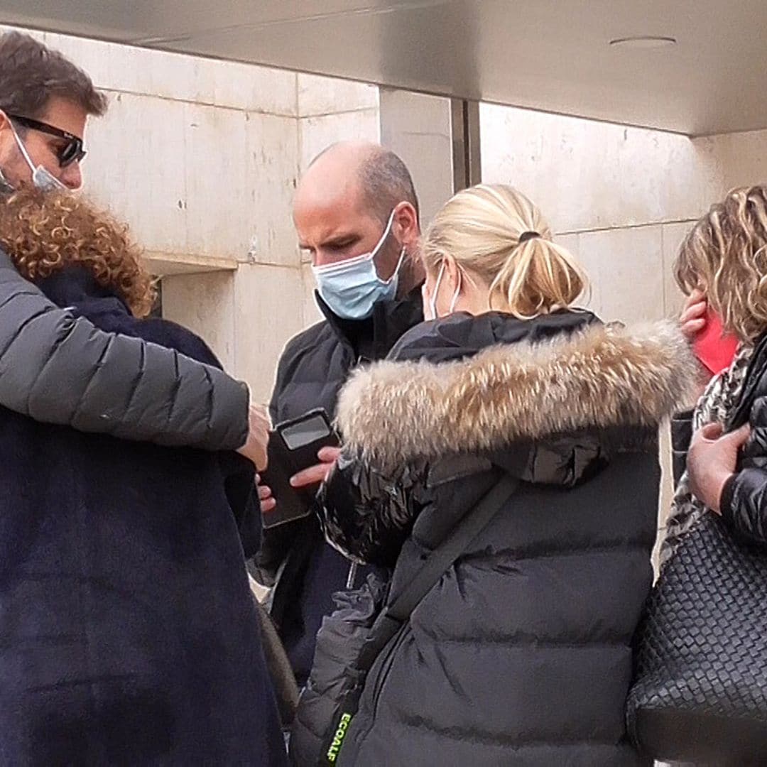 La familia de Álex Casademunt, destrozada en el tanatorio