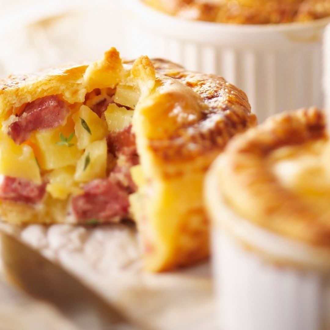 Pasteles de verduras con salchichas