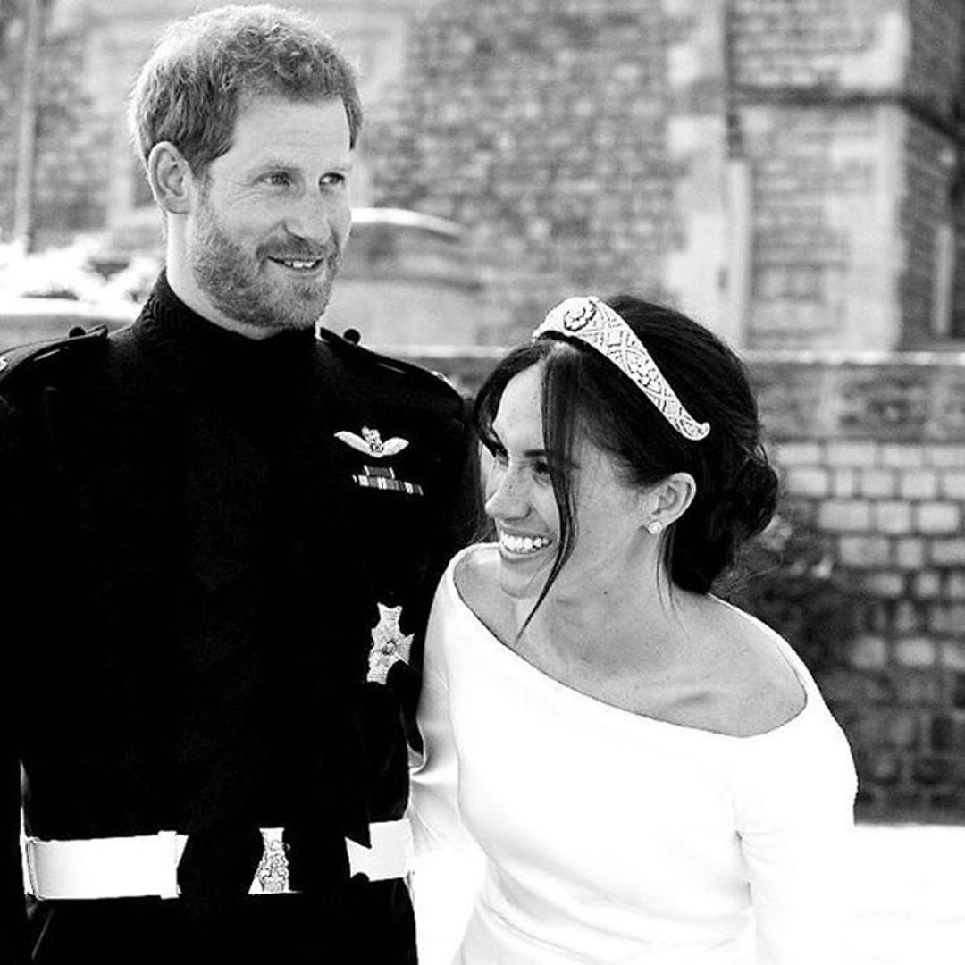 Meghan y Harry abren su álbum familiar (con una foto inédita) en el segundo aniversario de su compromiso