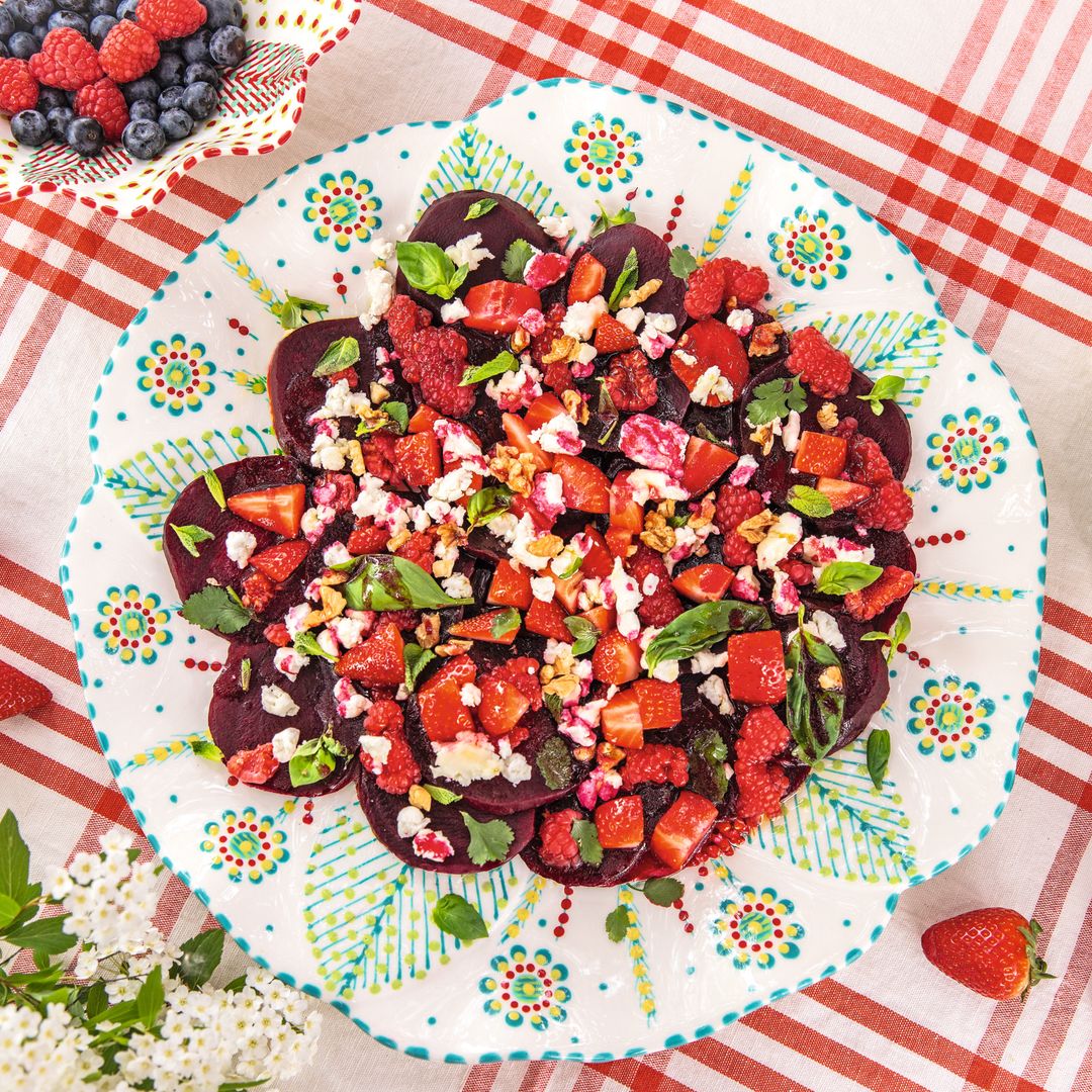 Ensalada de remolacha asada, queso de cabra y fresas hecha por Jordi 