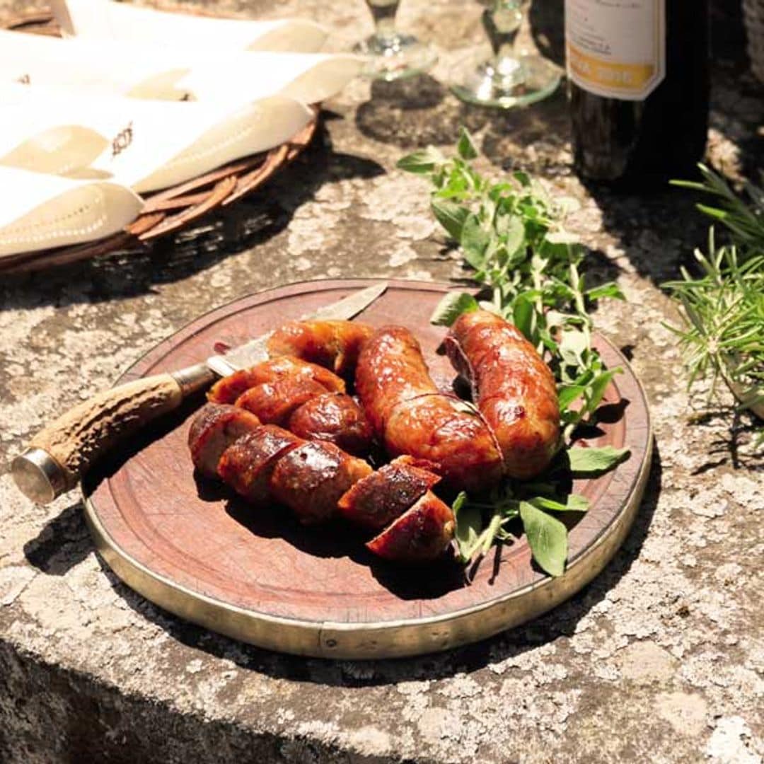 Aprende a preparar el asado argentino según la tradición de la familia Salazar-Simpson