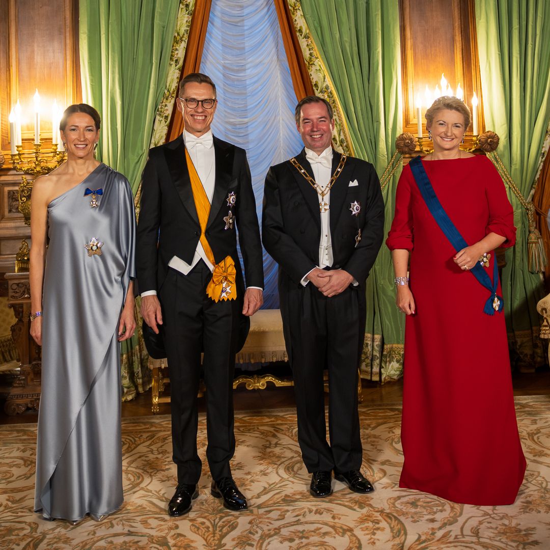 Stéphanie de Luxemburgo se estrena como Gran Duquesa con una espectacular tiara transformable de zafiros