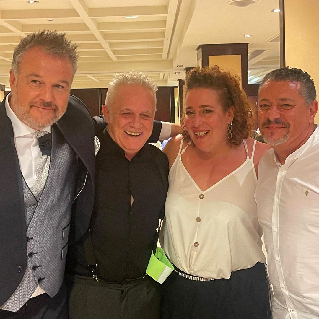 Iñigo González, concursante de GH1, celebra su boda con algunos compañeros como testigos