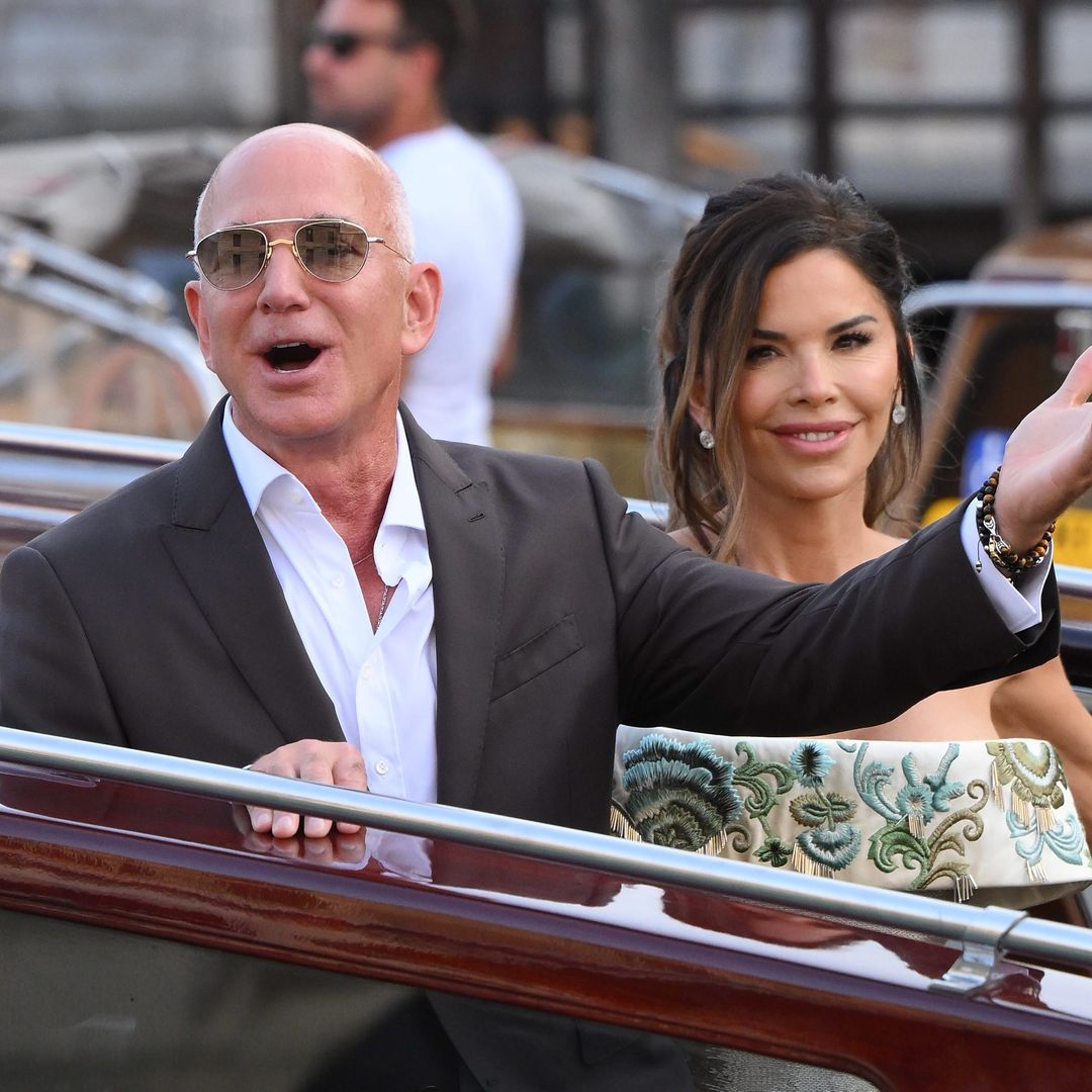 Todos los detalles de la fiesta de la pizza de Jeff Bezos y Lauren Sánchez, desde dentro