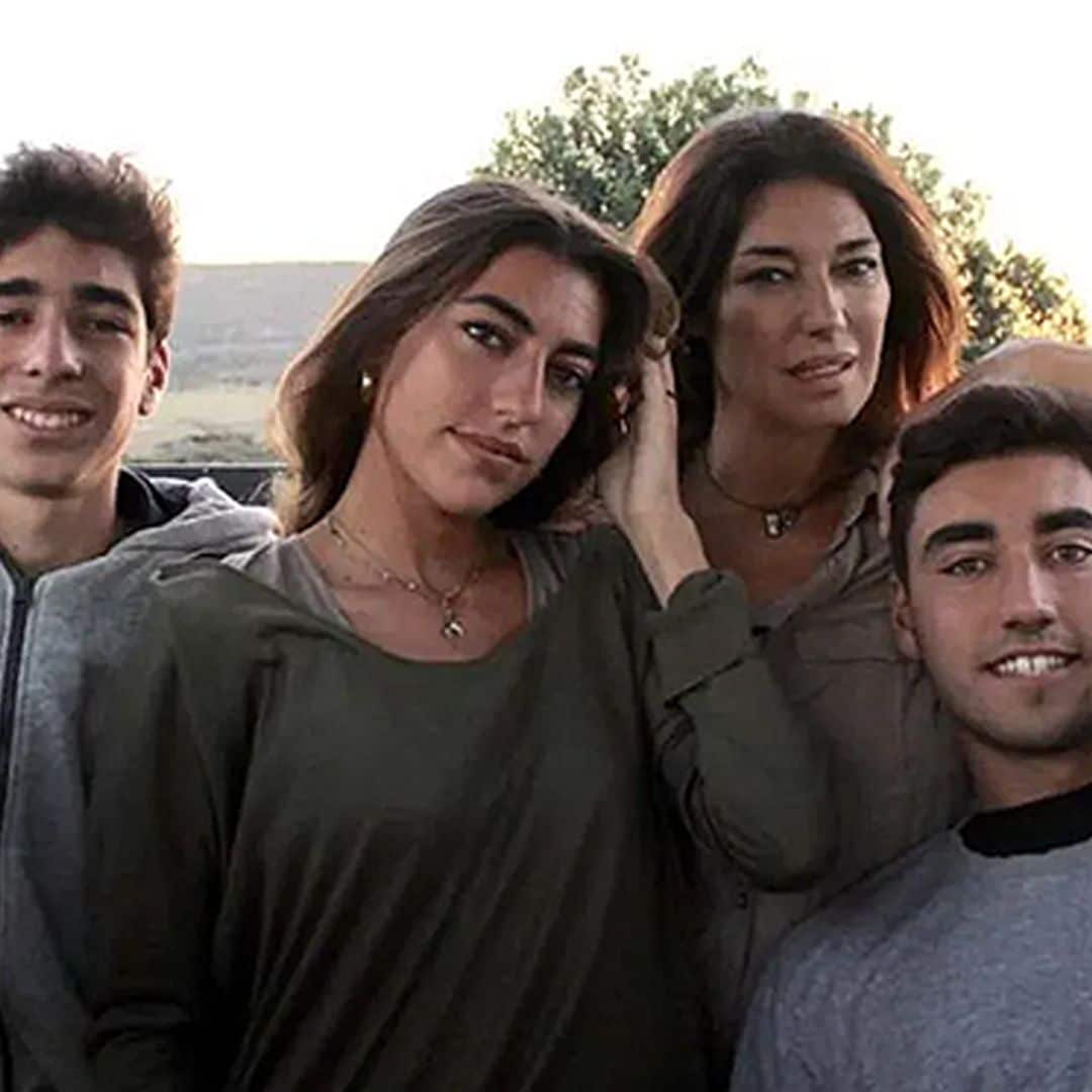Raquel Revuelta presume con orgullo de su hijo Miki, que acaba de cumplir 26 años