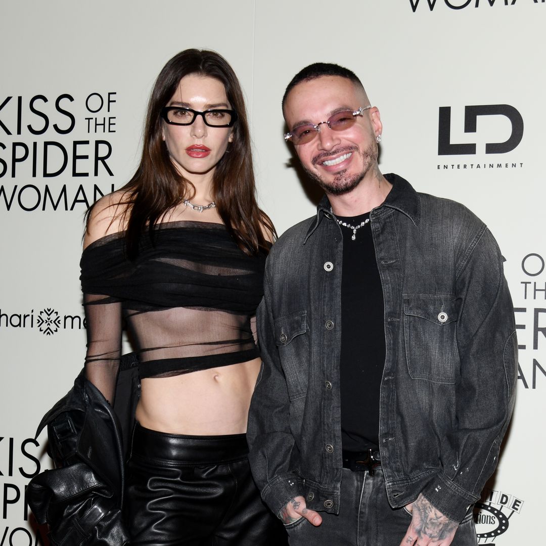 Valentina Ferrer y J Balvin acudieron al screening de "Kiss of the Spider Woman" en Nueva York.
