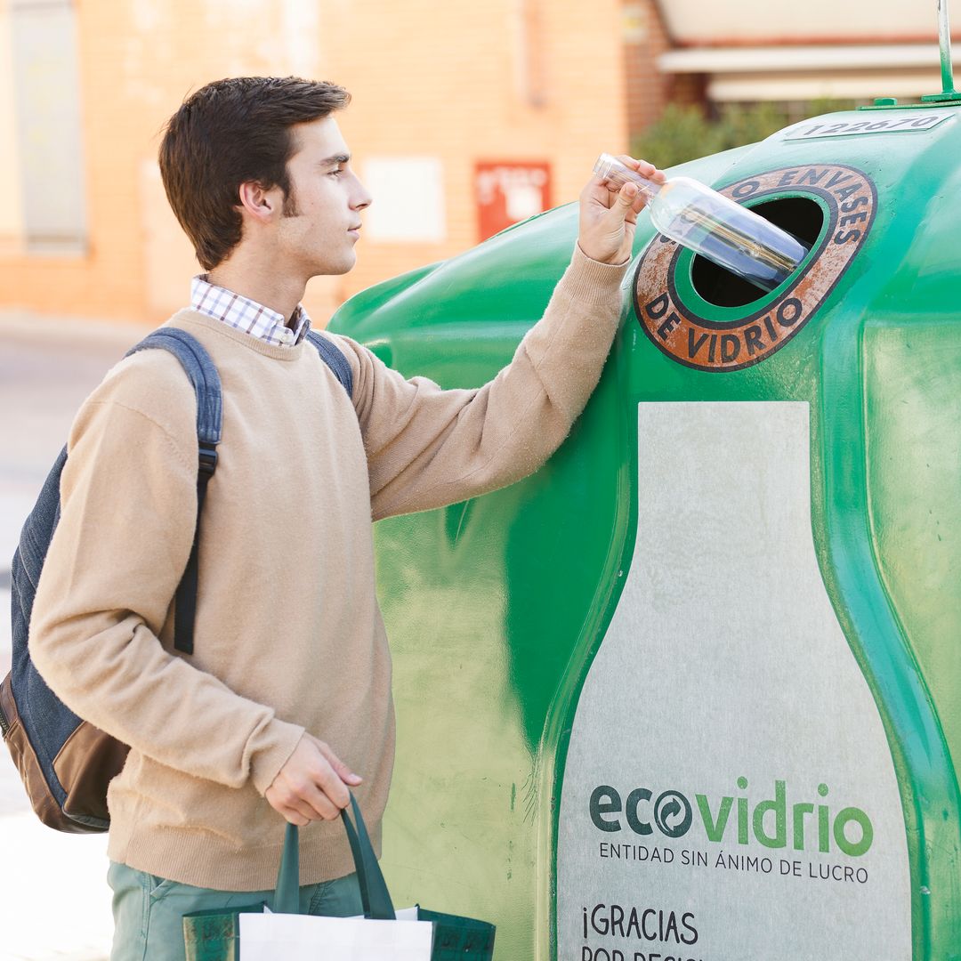 En esto se puede convertir tu botella de cerveza si la reciclas 