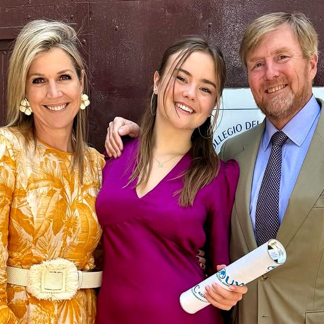 Ariane de Holanda, arropada por sus padres, se gradúa el mismo día que la infanta Sofía