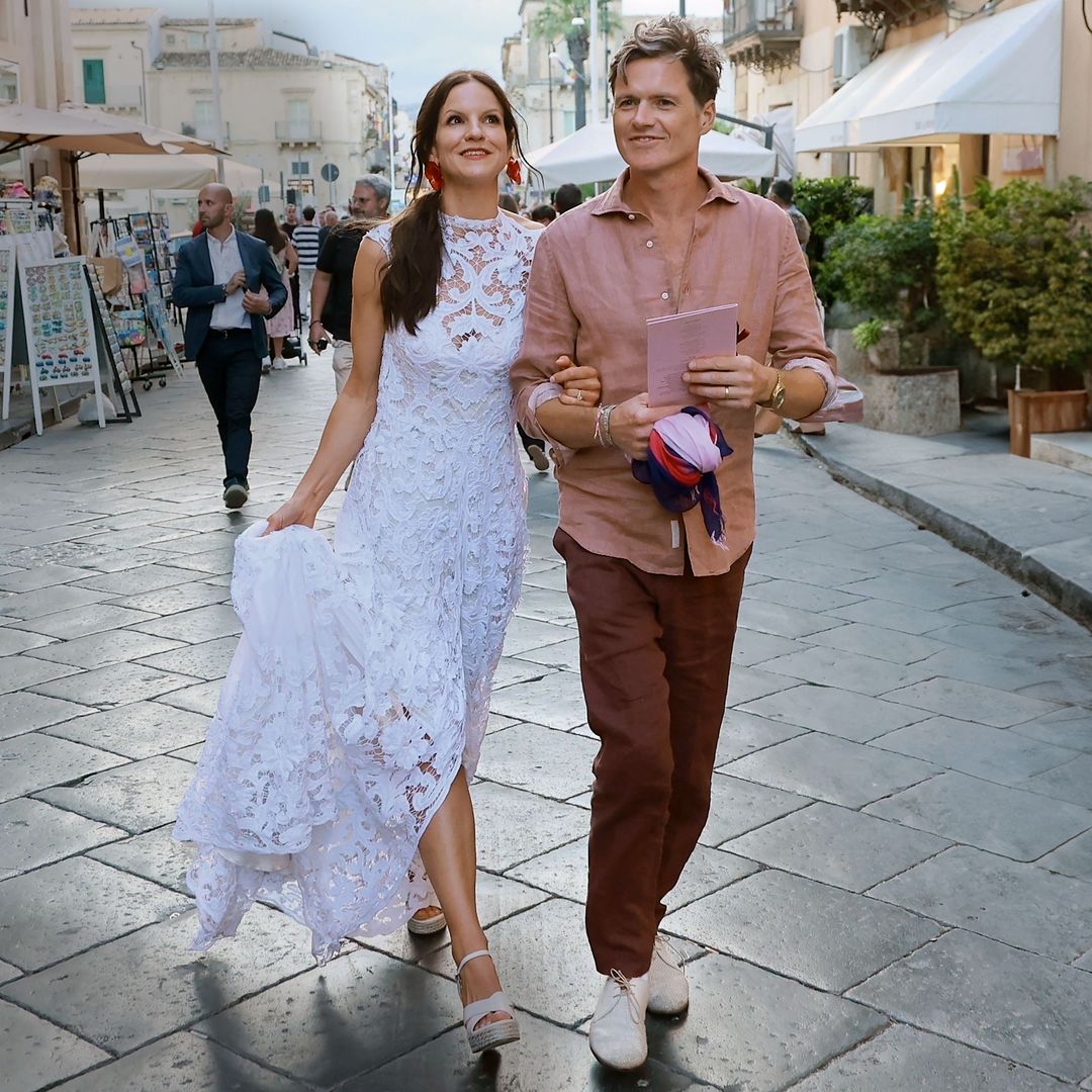 La hija de Sting, una princesa del rock con dos vestidos de novia italianos para su boda en una villa de Sicilia