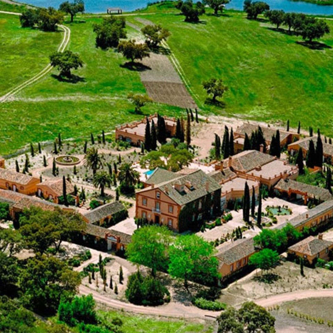 Así es la espectacular finca donde se casarán Rocío Carrasco y Fidel Albiac