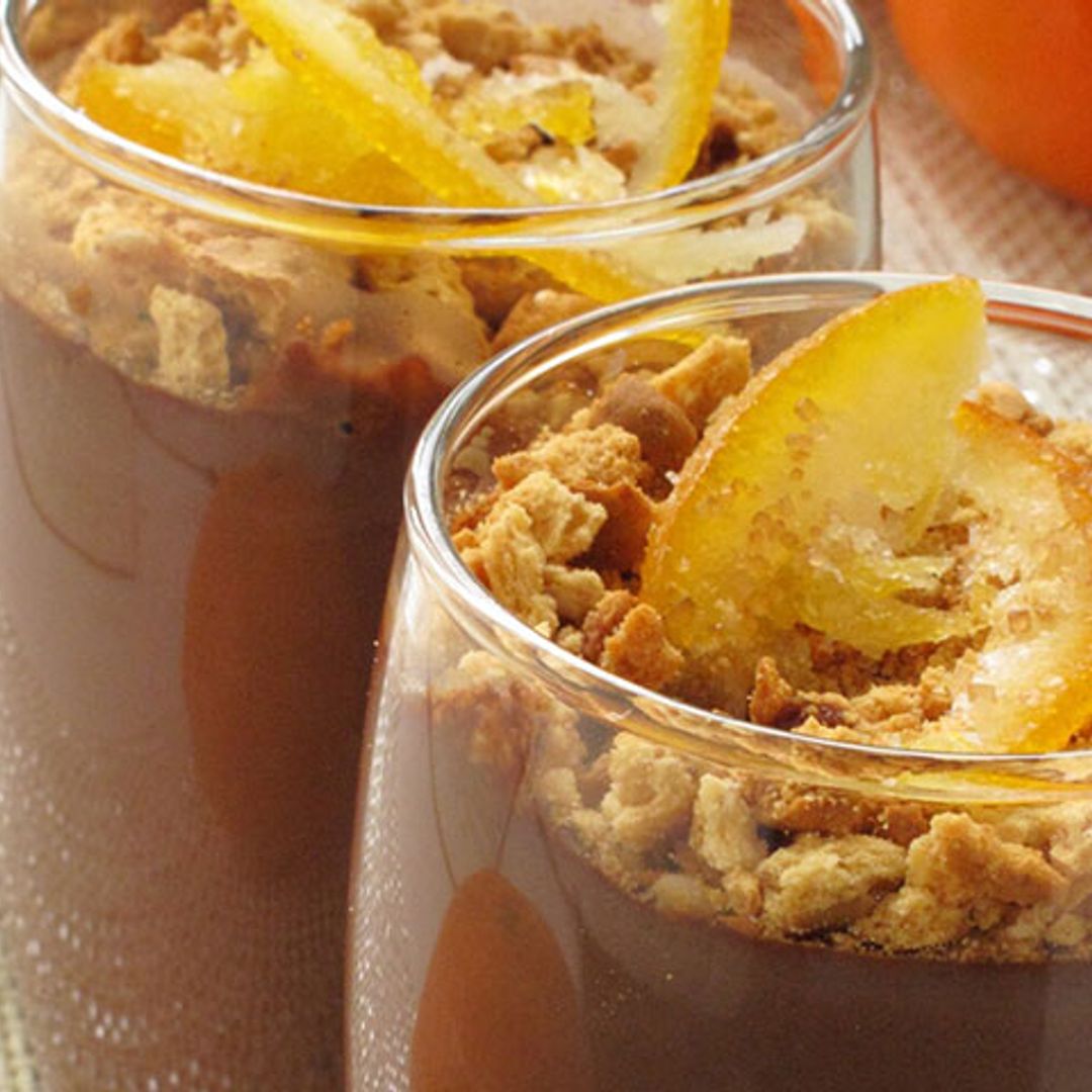 'Mousse' de chocolate y mandarina con 'crumble'