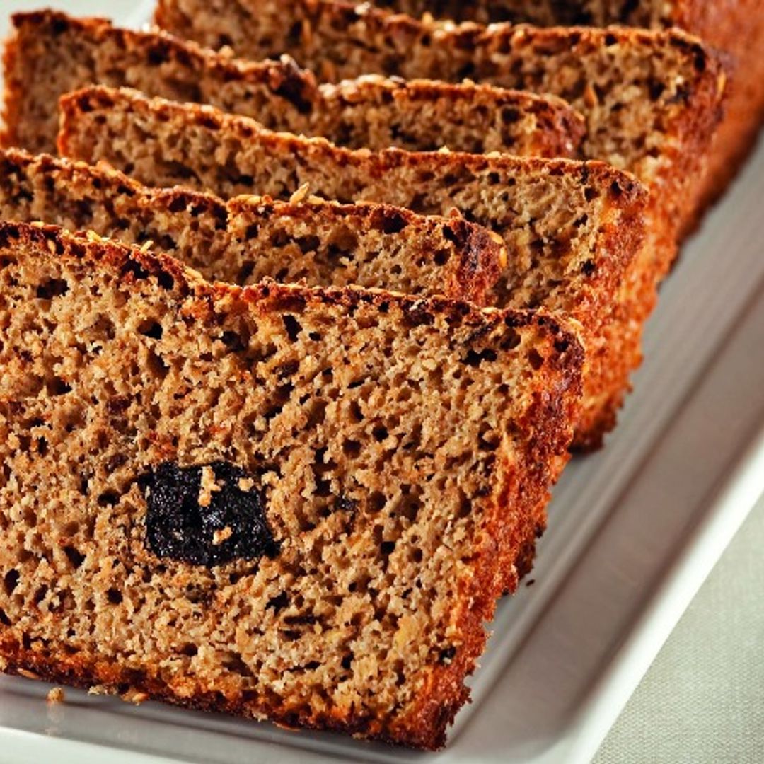 Pan integral con salvado de avena y ciruelas pasas