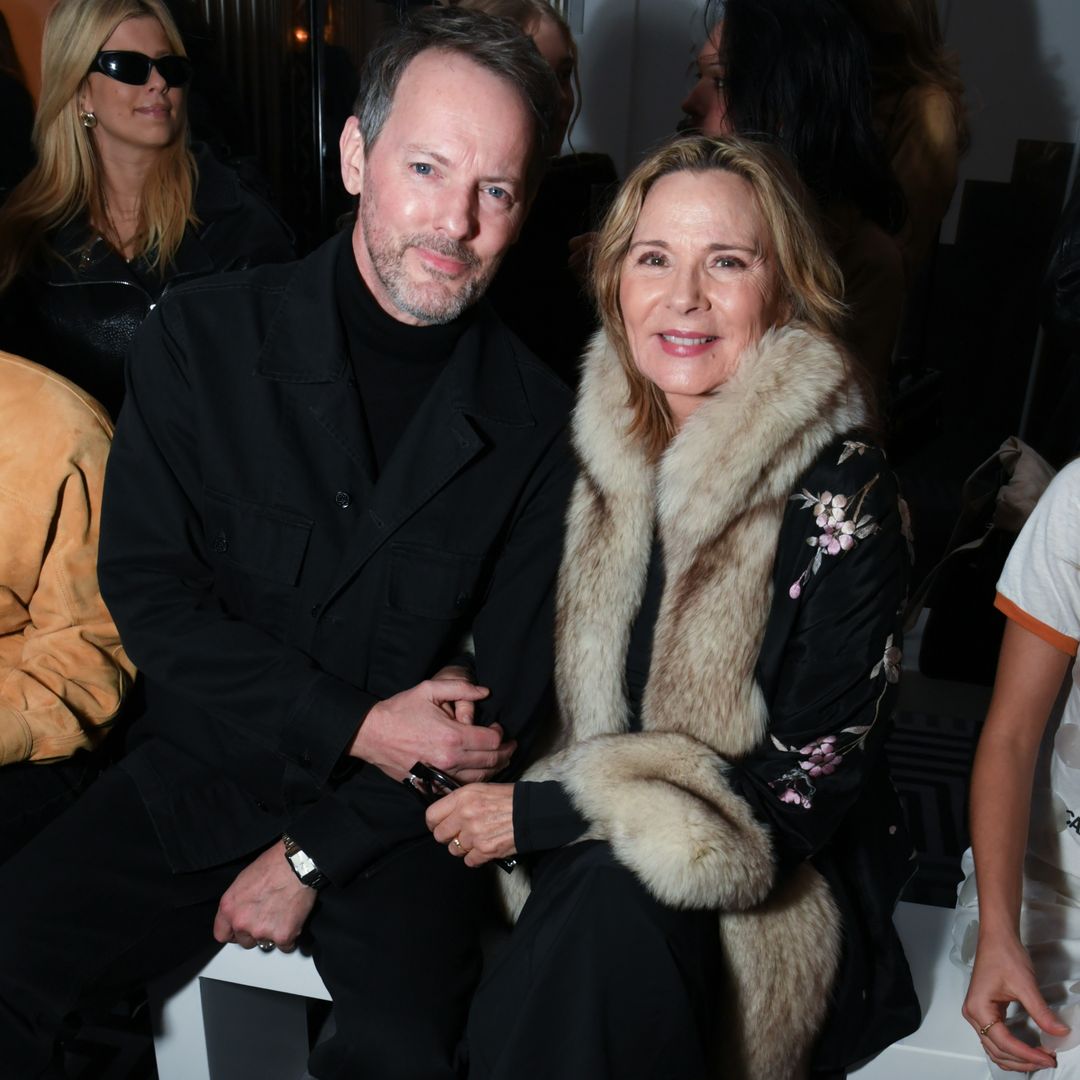 Kim Catrall y Russell Thomas eclipsan en Londres en su primera aparición tras su boda secreta