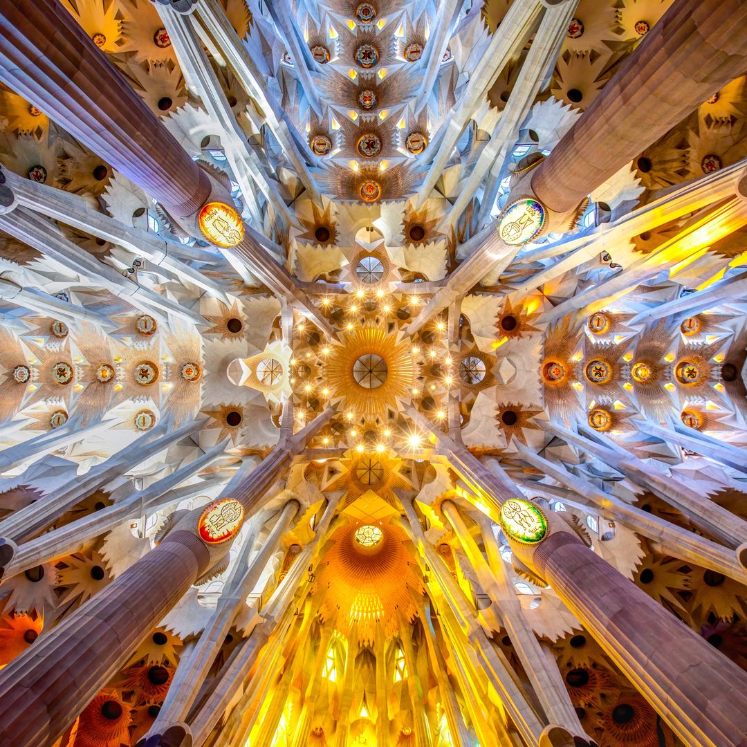 Interior de La Sagrada Familia de Barcelona