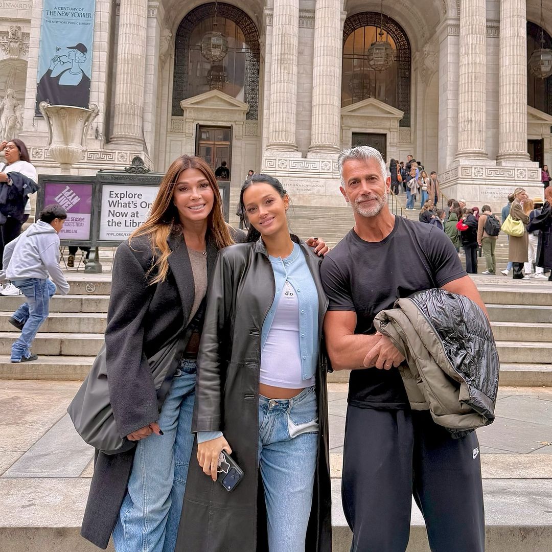 En medio de su embarazo, Oriana Sabatini se embarca en una aventura por Nueva York con sus padres