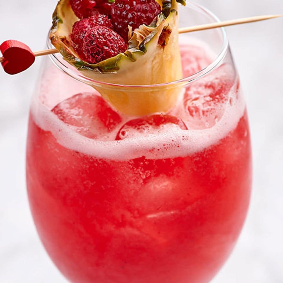 Cóctel de piña y vermú rojo