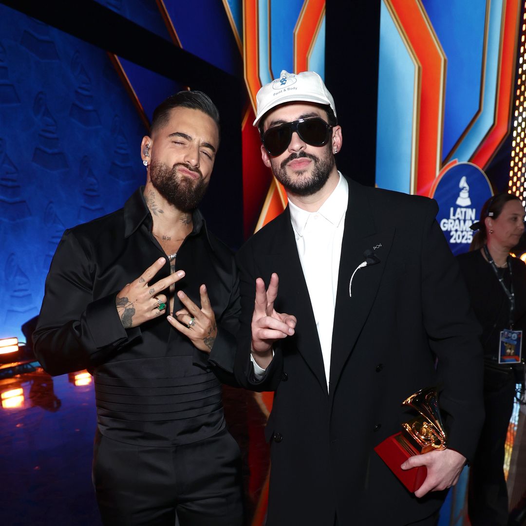 Los secretos del backstage: Bad Bunny y Maluma protagonizan un reencuentro viral en los Latin Grammy